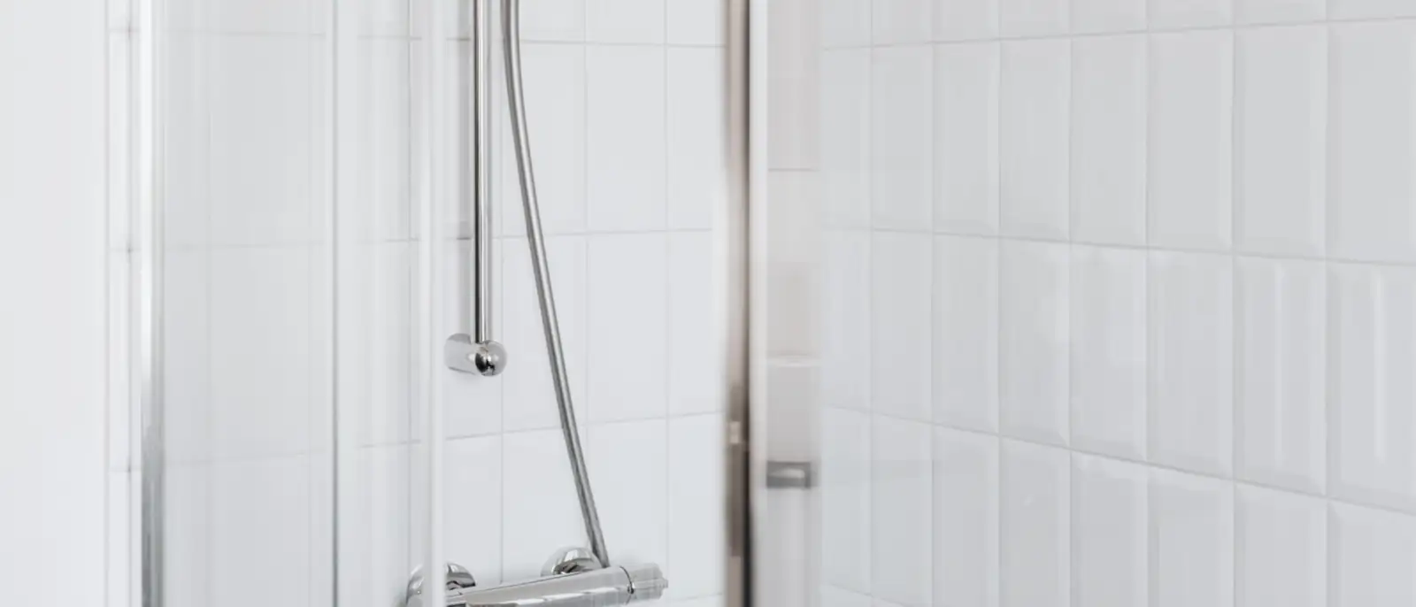 Pintar azulejos del baño con epoxi en Pamplona